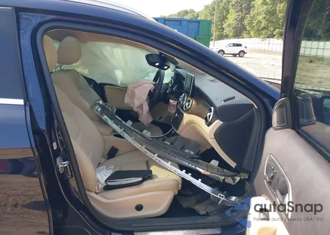 2017 Mercedes-Benz Gla 250 z USA, uszkodzony, nr VIN WDCTG4EB4HJ300408